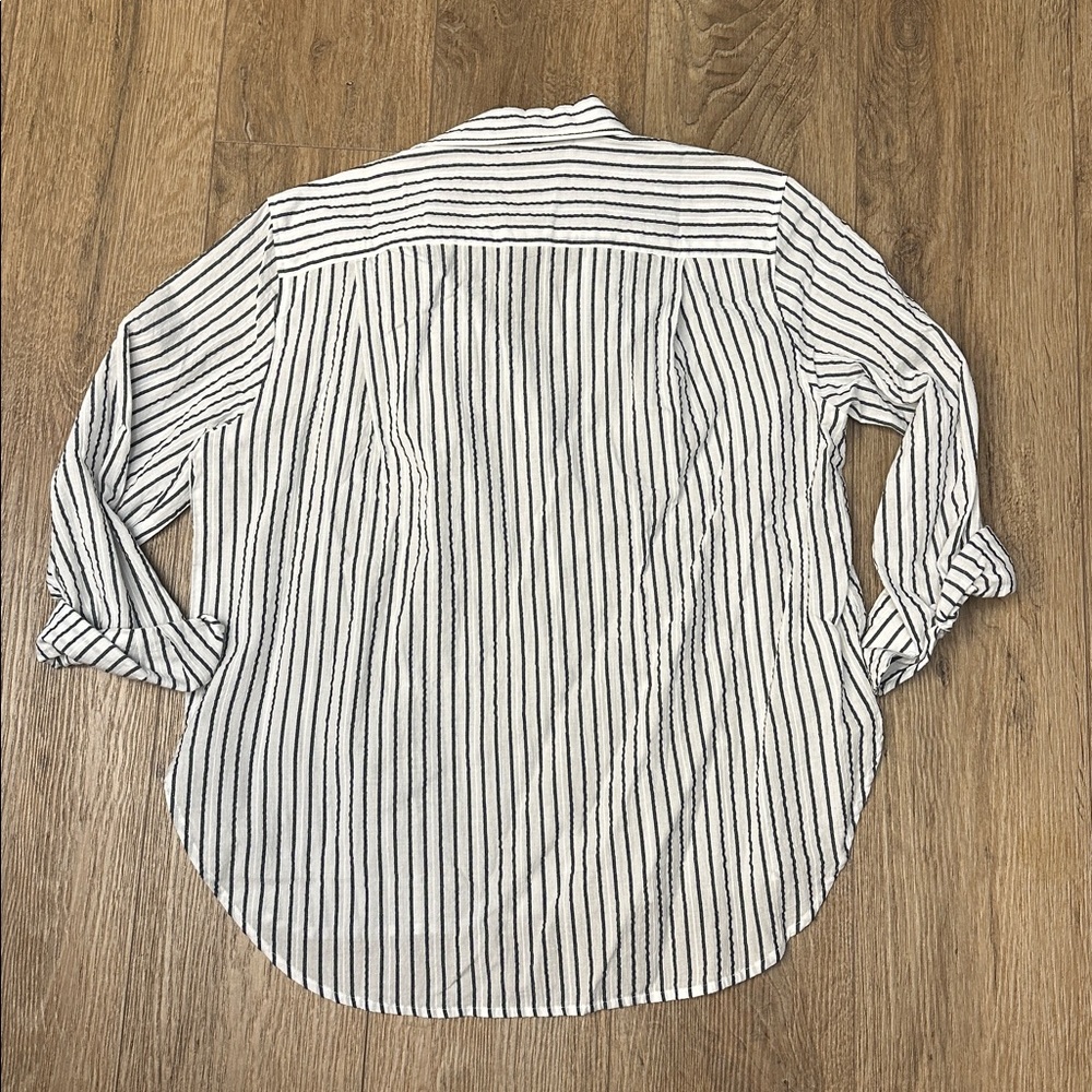 LOFT  Casual Striped Shirt in Gray and White - Picture 8 of 10